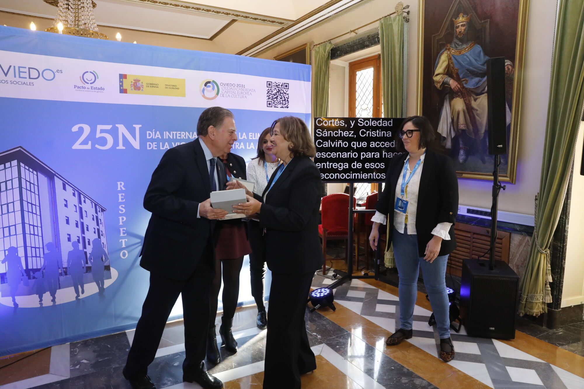     Así fue el acto institucional del 25N en Oviedo