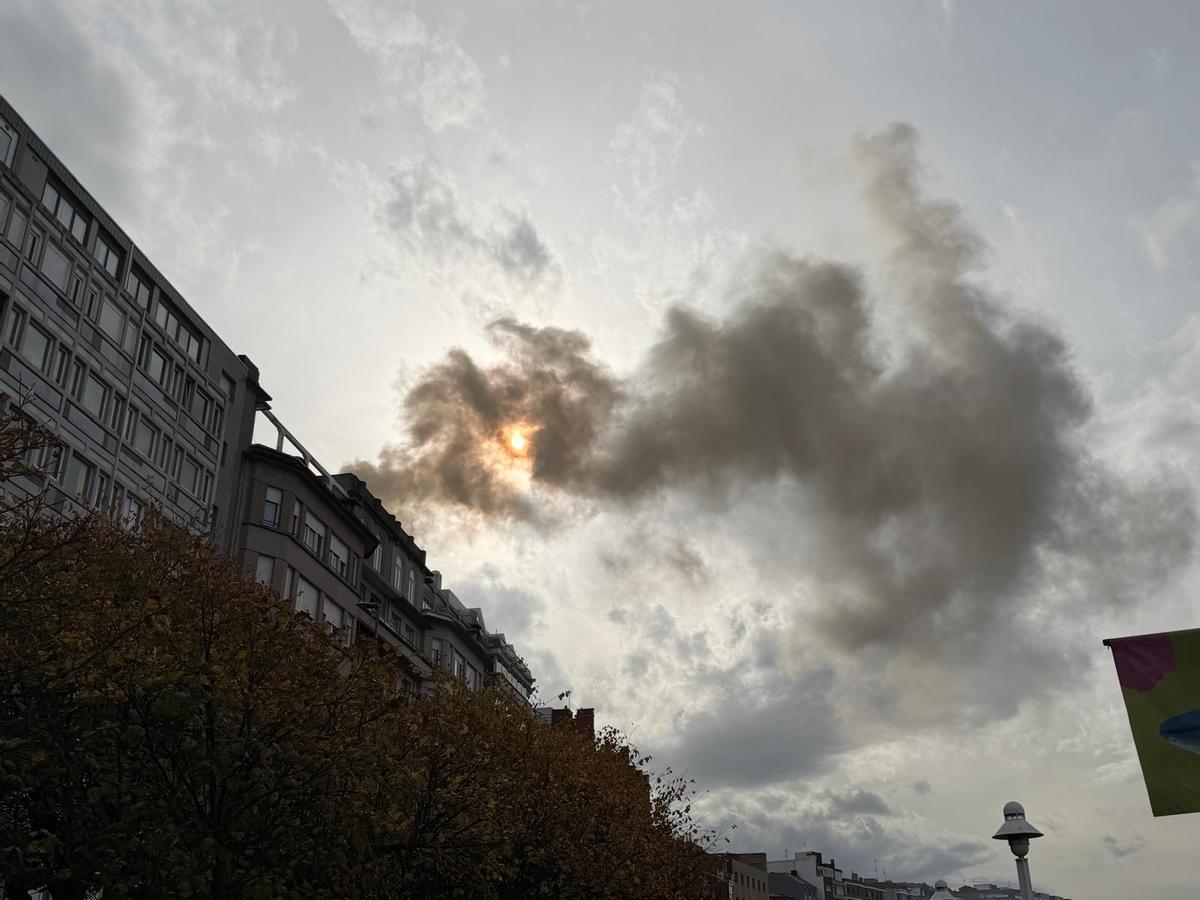 El denso humo resultante del incidente.