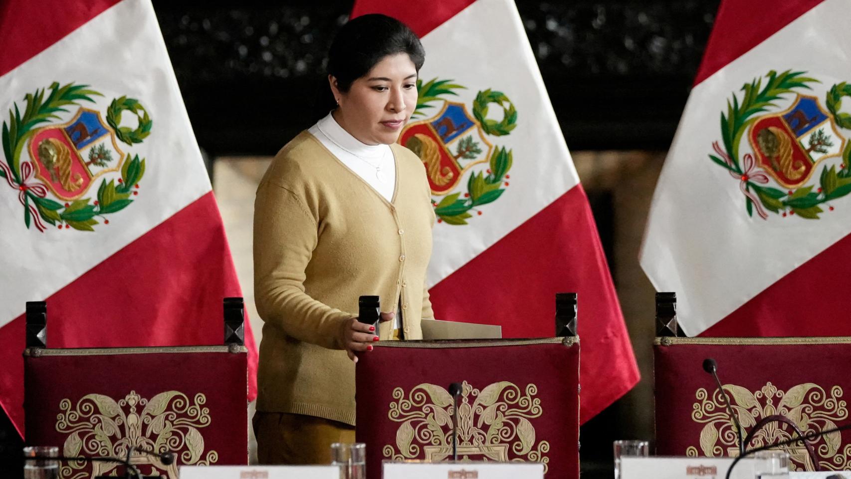 Perú rompe sus relaciones diplomáticas con México por darle asilo a la ex primera ministra de Pedro Castillo
