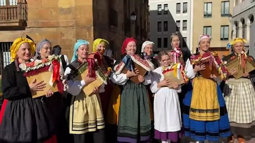 VÍDEO: Así fue el desfile final de Folklore en Oviedo