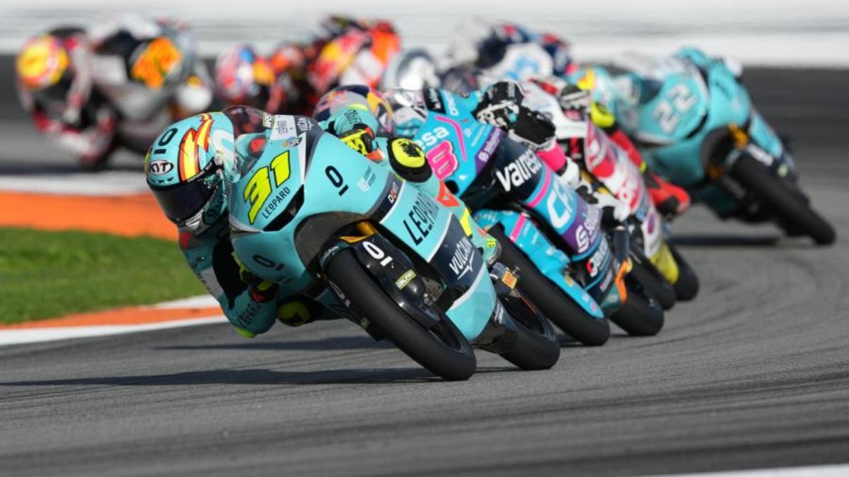 MUNDIAL DE MOTOCICLISMO | Un estratosférico Adrián Fernández consigue su primera victoria en Moto3