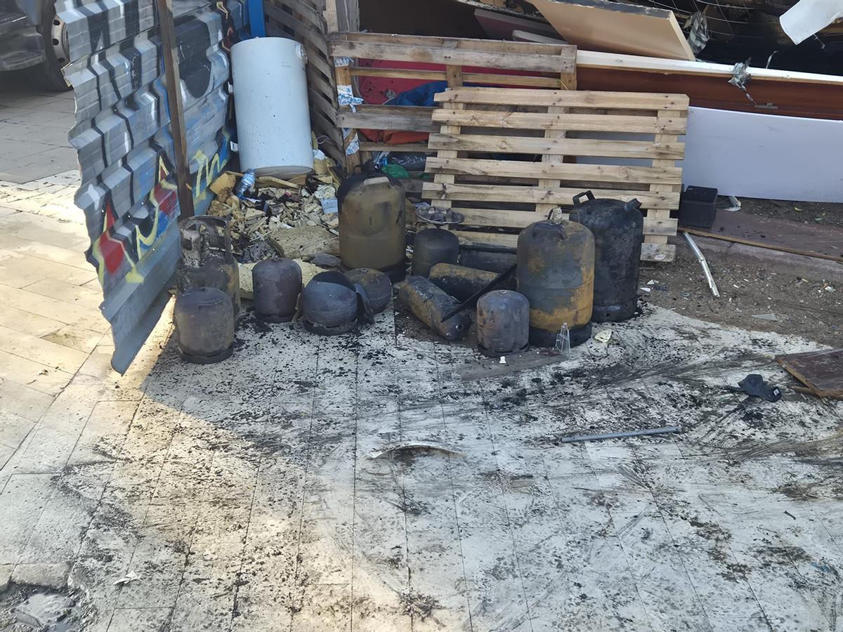 Incendio en un asentamiento cuartel de la calle Bac de Roda de Barcelona