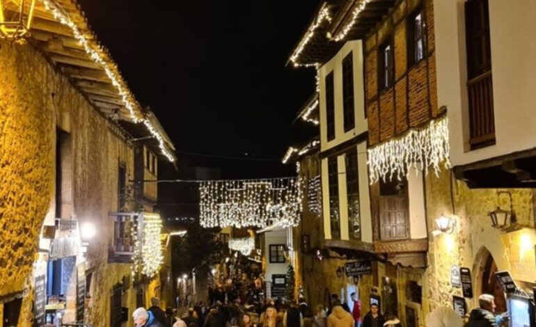 una villa a hora y media de Gijón que se ilumina con 500.000 bombillas