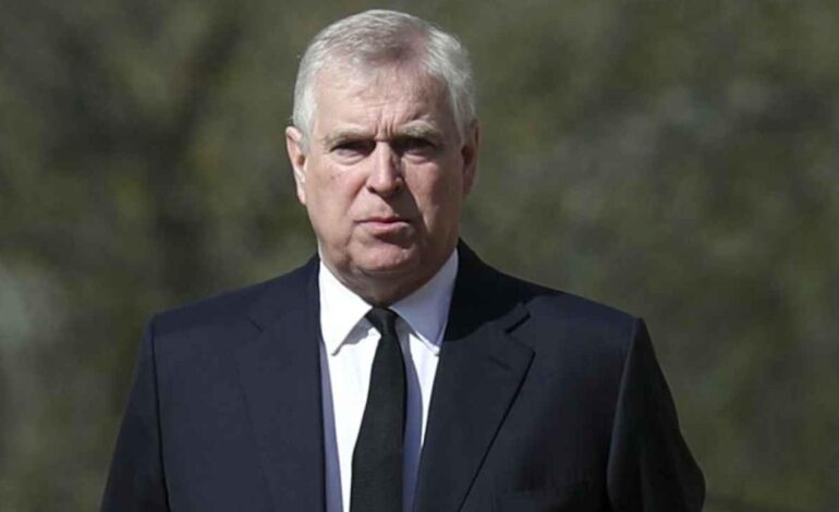 El expríncipe Andrés, despojado de un título militar, quería reunirse con Epstein tras salir de la cárcel: «Sería genial vernos»