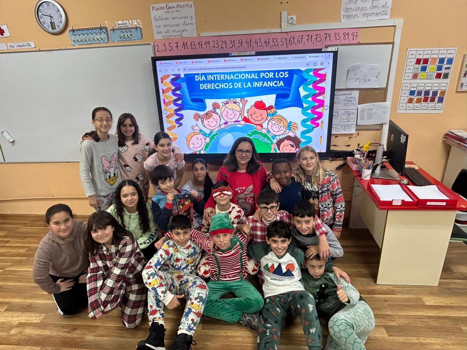 Los alumnos del colegio El Bosquín van al colegio en pijama