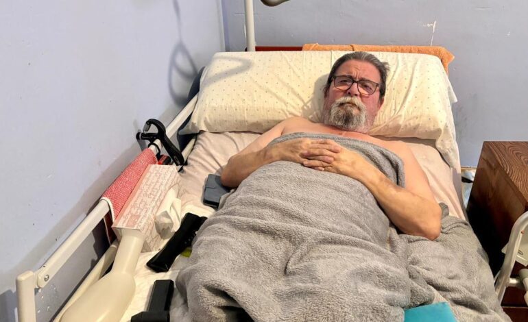 PRESO EN CASA | Preso en su propia casa, así vive un vecino de San Martín del Rey Aurelio con las dos piernas amputadas