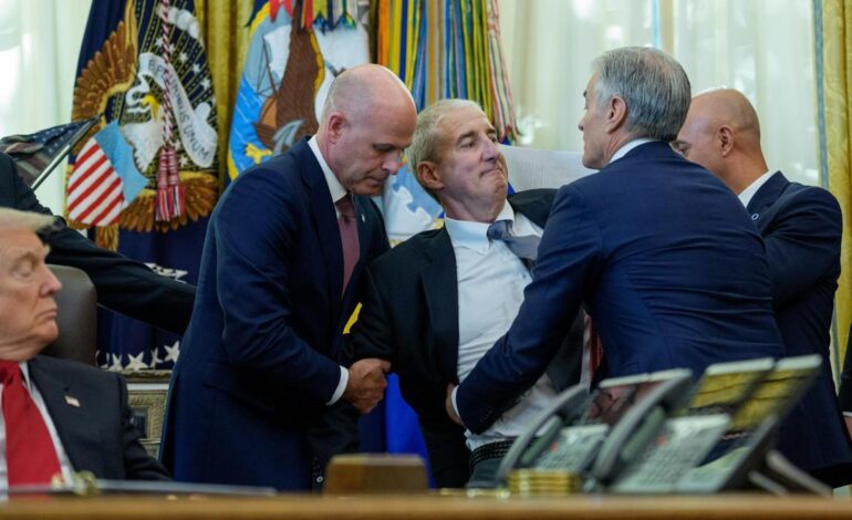 DESMAYO CASA BLANCA | Un ejecutivo de la empresa de Ozempic se desmaya en el despacho oval en presencia de Trump
