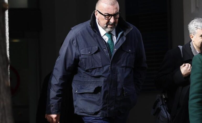 Un sobre a nombre de Antonio