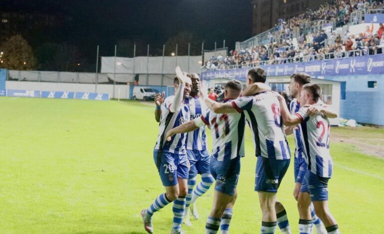 El dilema de Dani Vidal con su mediapunta, ¿quién debería ser el ’10’ del Avilés?