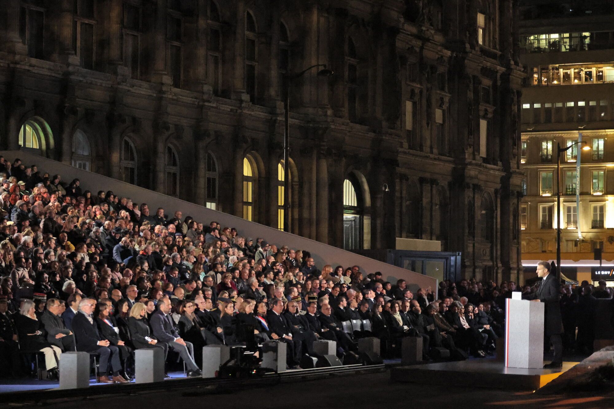 Homenaje a las víctimas de los atentados del Bataclan.