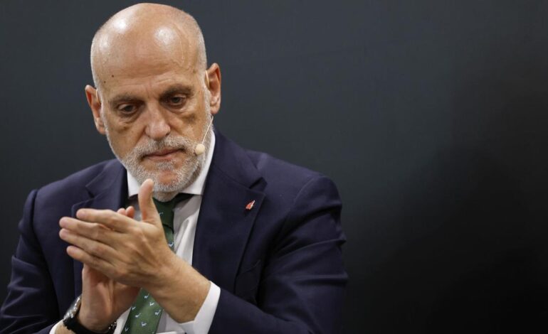 Telefónica y Dazn seguirán compartiendo los derechos de TV de LaLiga hasta 2032, por 1.050 millones al año