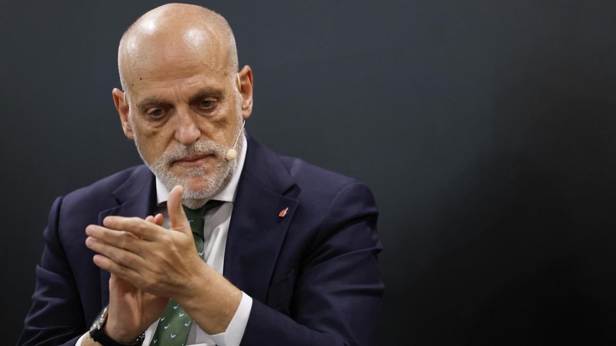 Telefónica y Dazn seguirán compartiendo los derechos de TV de LaLiga hasta 2032, por 1.050 millones al año