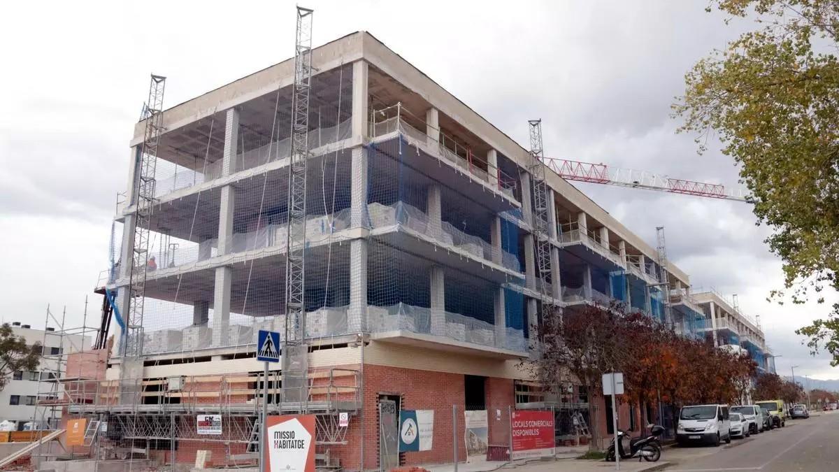 Girona propone convertir bajos y entresuelos en viviendas asequibles más en allá de las promociones previstas en la ciudad