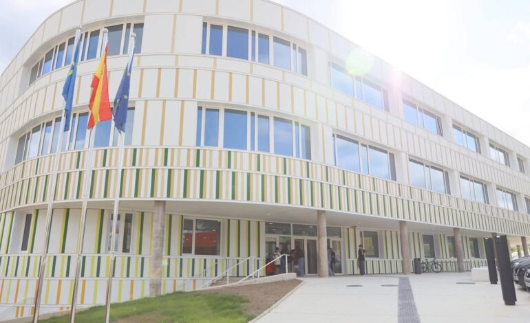 Quejas entre las familias por la ausencia de AMPA en el IES Margarita Salas de La Corredoria