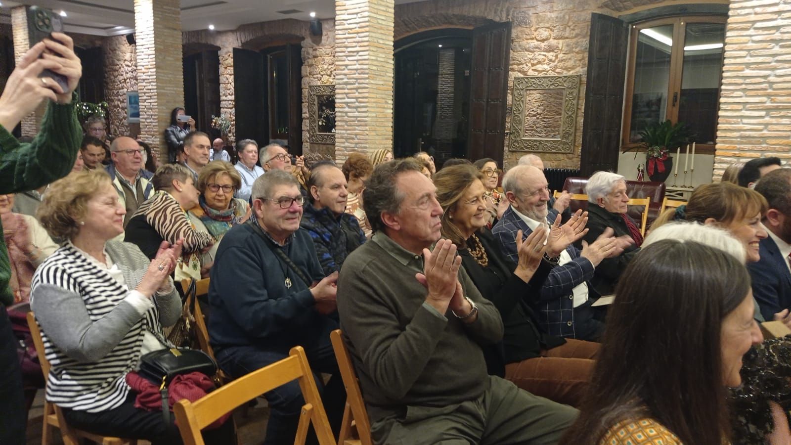 El Coro Polifónico Piloñesa entrega sus premios Avellana de Oro