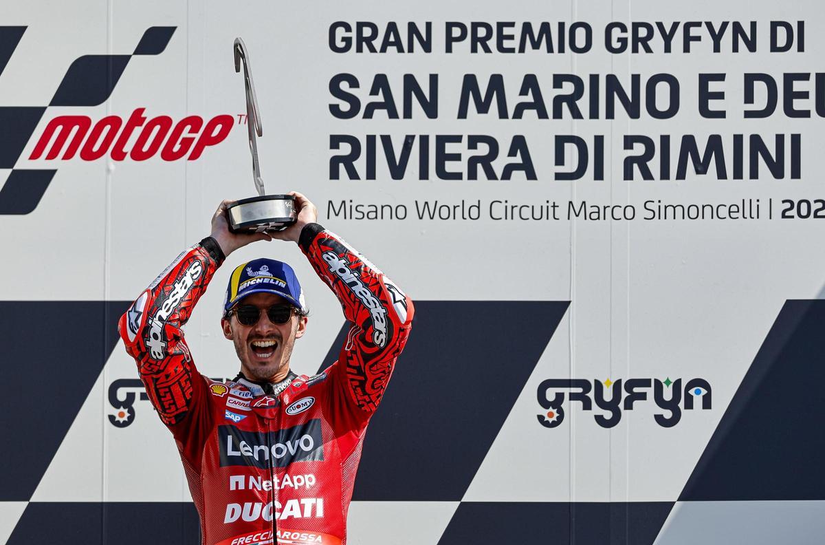 Franncesco 'Pecco' Bagnaia (Ducati), en uno de sus innumerables podios del año pasado.
