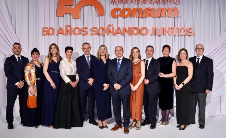 Consum consolida un modelo cooperativo de éxito entre los ‘súpers’ al cumplir cincuenta años