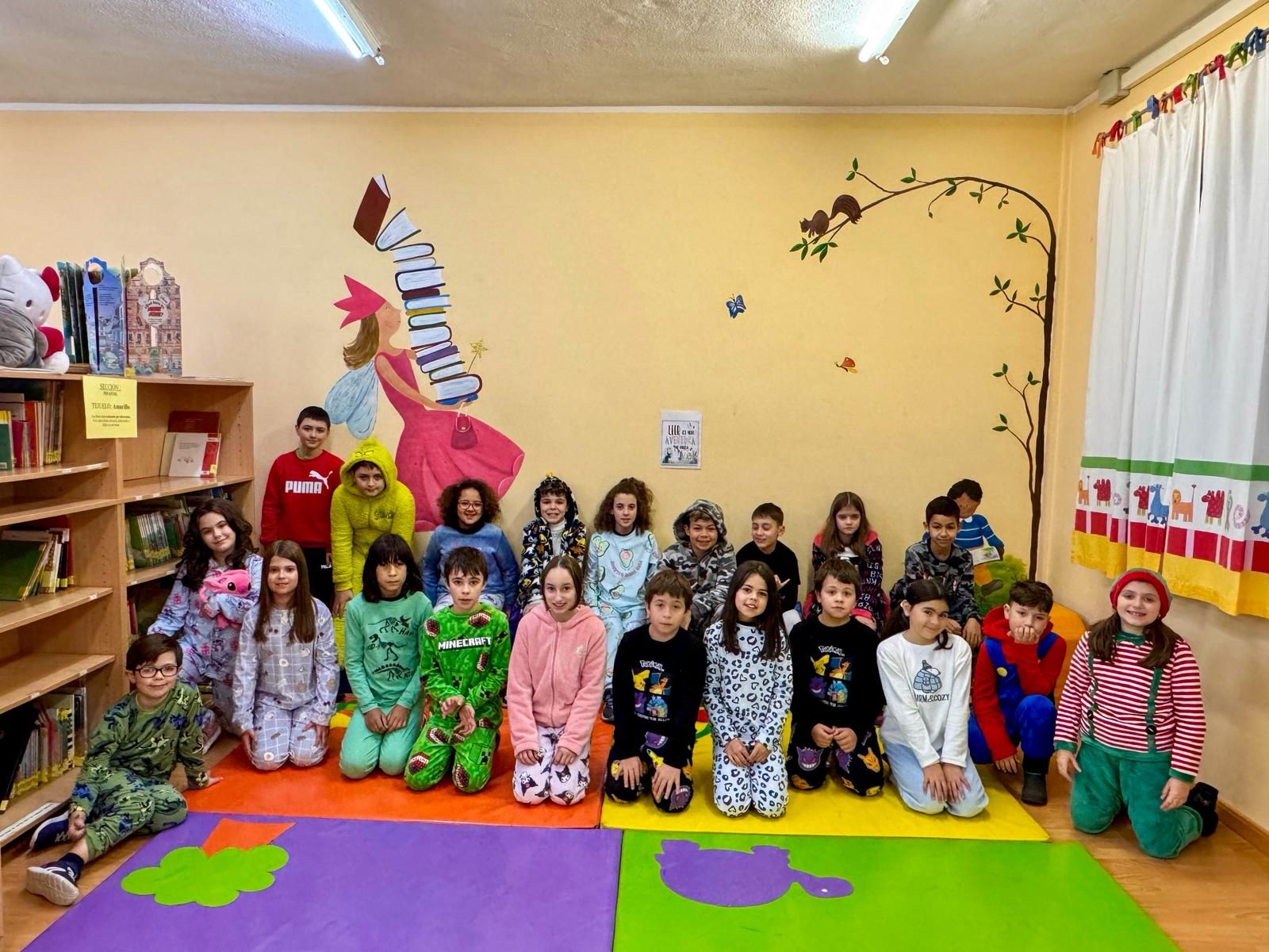 Los alumnos del colegio El Bosquín van al colegio en pijama