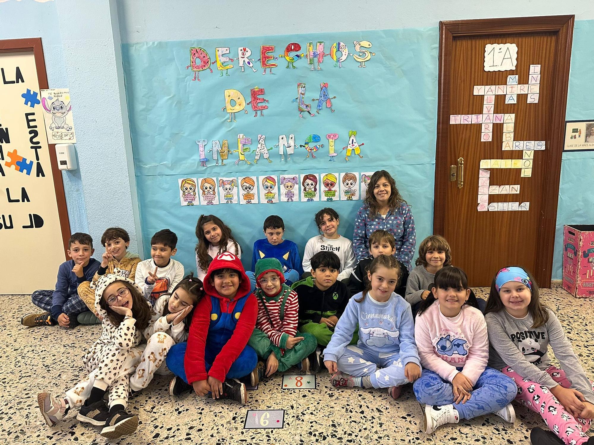 Los alumnos del colegio El Bosquín van al colegio en pijama