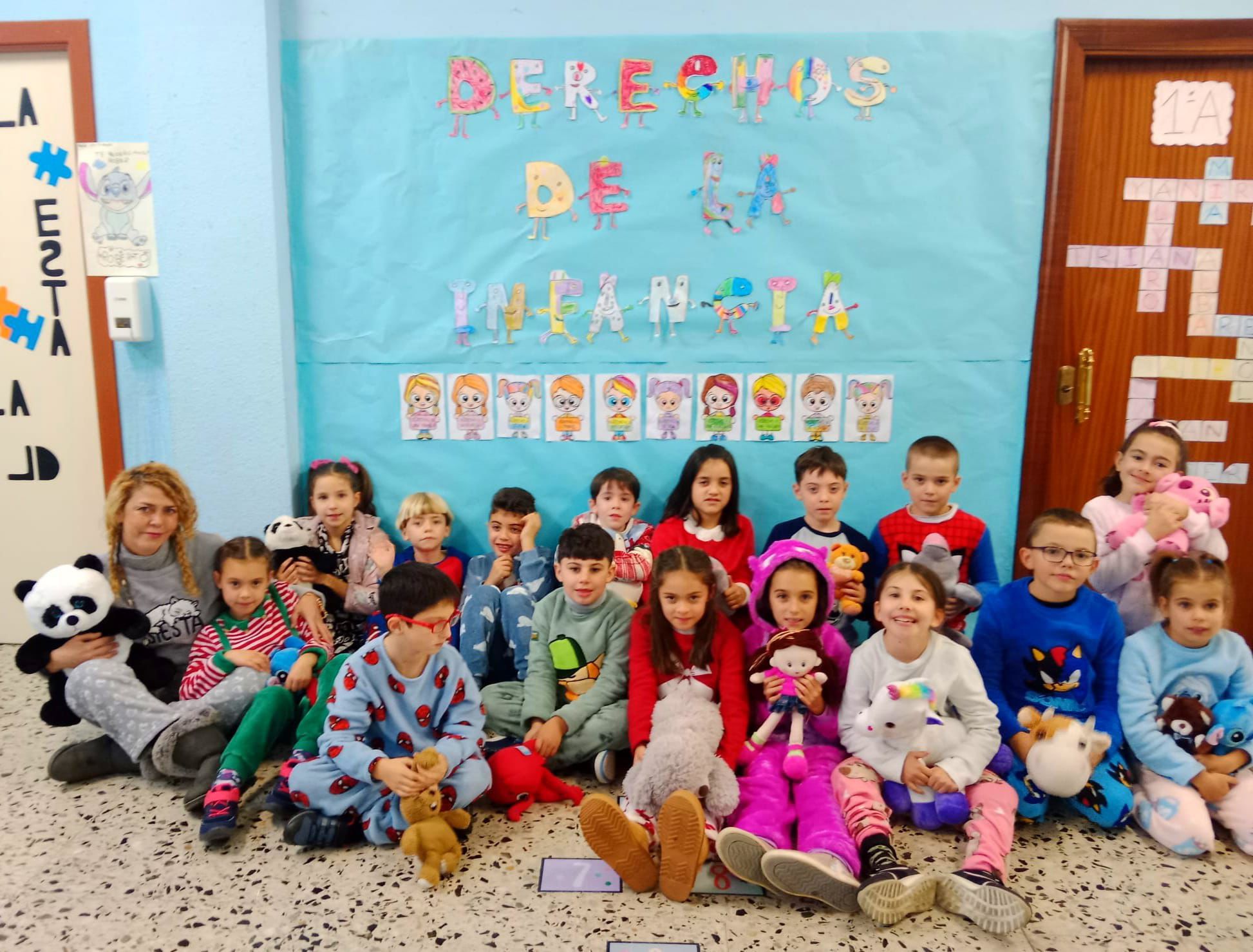 Los alumnos del colegio El Bosquín van al colegio en pijama