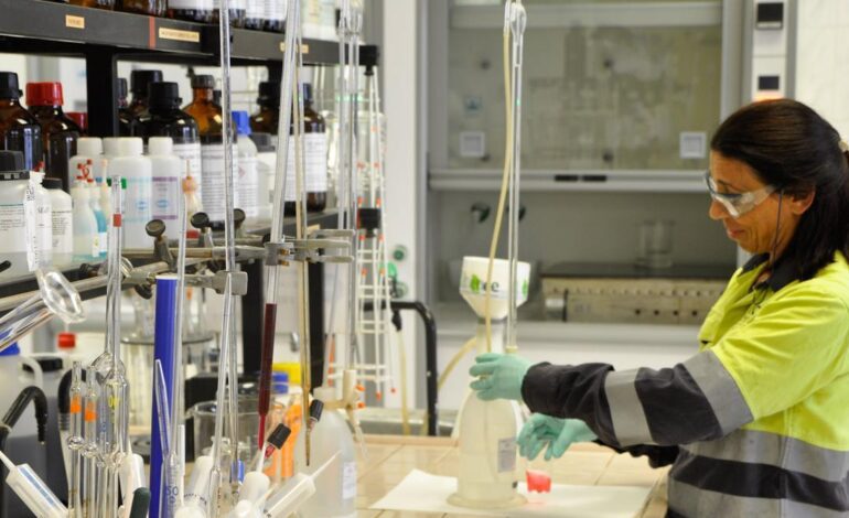 la empresa mantiene los despidos, aunque ofrece hasta 29 prejubilaciones