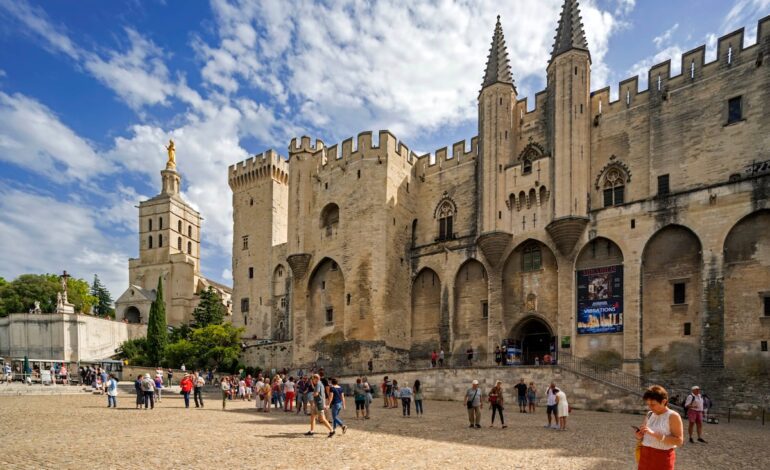 Aviñón, que siga el espectáculo en la joya de la Provenza francesa | Escapadas por Europa | El Viajero