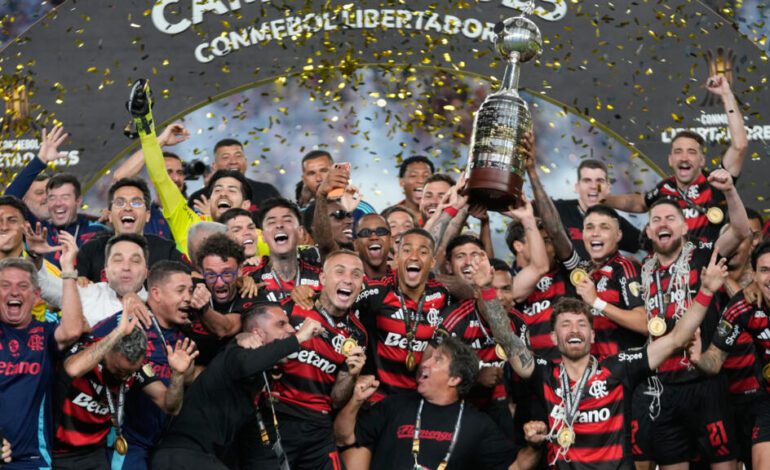 Flamengo derrota a Palmeiras en una final brasileña y consigue su cuarta Copa Libertadores