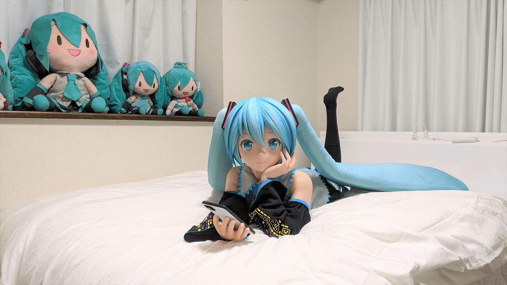 Miku en la cama de Akihiko Kondo