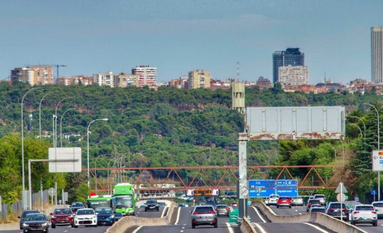 ¿Está permitido que las motocicletas circulen por el carril Bus-VAO?