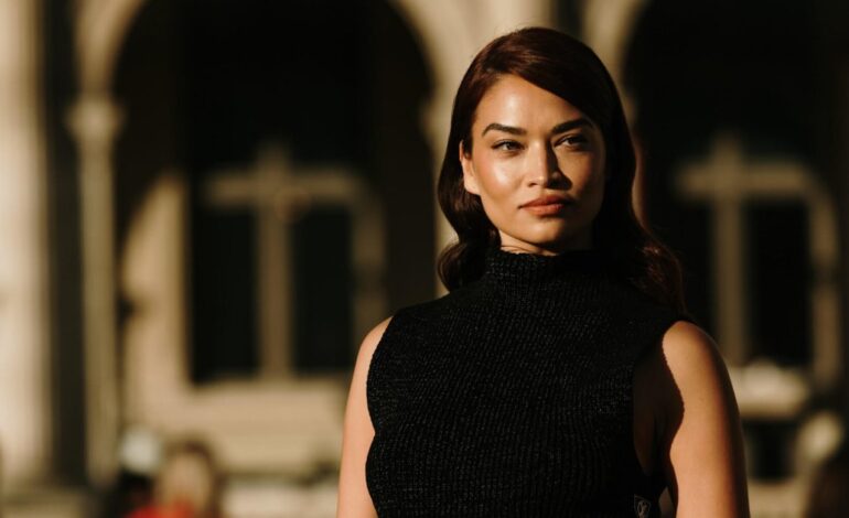 Cortes de pelo rejuvenecedores para mayores de 50 que suavizan los rasgos y marcan tendencia en 2025