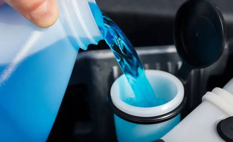 Tu seguridad depende también del líquido limpiaparabrisas. Estas son sus 5 desconocidas propiedades