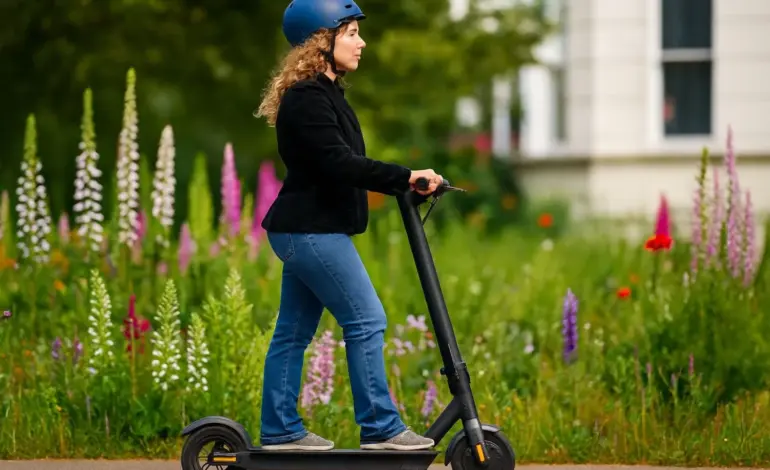 Este es el mejor y más barato seguro para tu patinete eléctrico