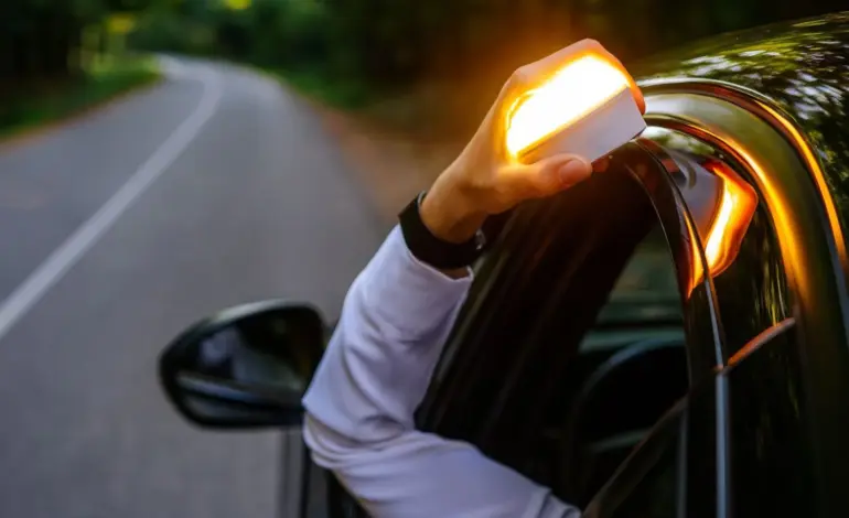 ¿quién se está haciendo de oro con el adiós de los triángulos de emergencia?
