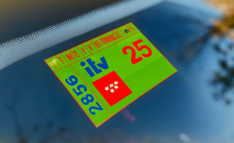 Verde, Rojo, Amarillo… El significado que tienen los colores en las pegatinas que te dan al pasar la ITV