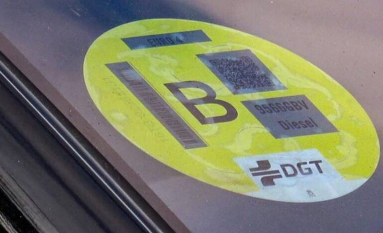 El Gobierno da marcha atrás con las etiquetas de la DGT: ahora, ¿cómo se quedan?