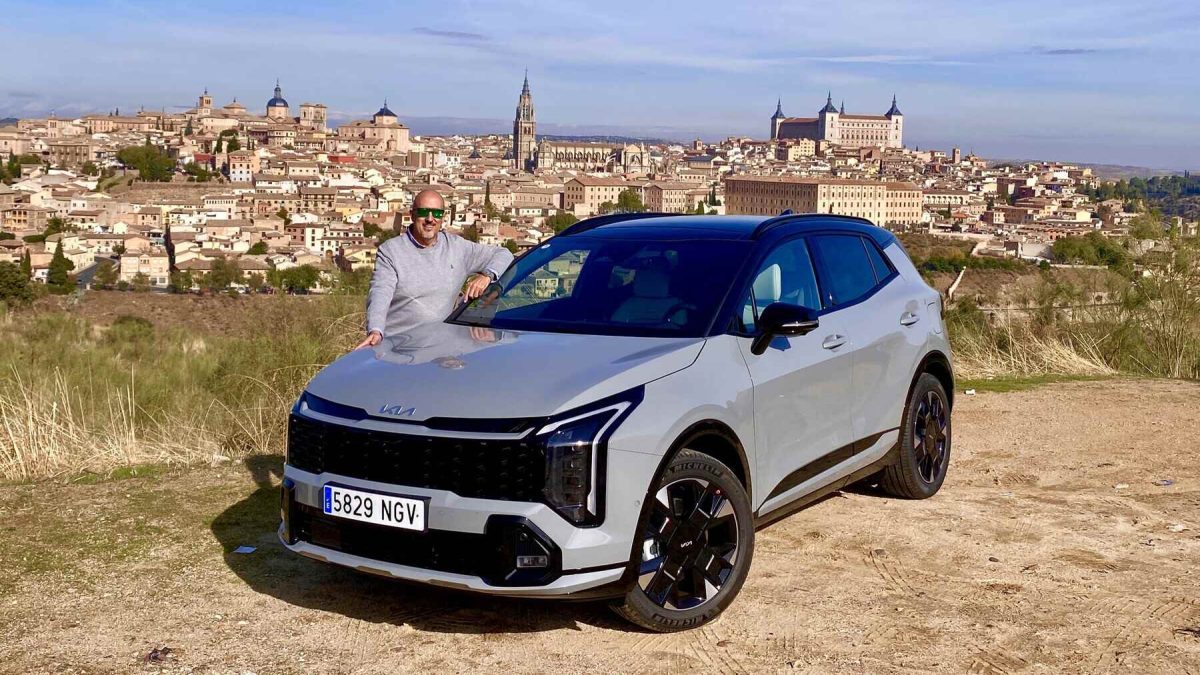 Uno de los coches preferidos en España, el Kia Sportage, llega ahora más conectado, eficiente y con una estética mucho más actual