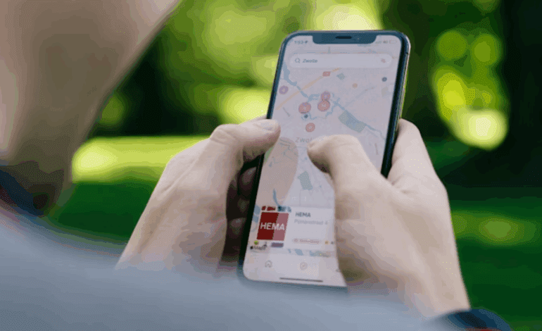 Google Maps introduce la función que llevamos años esperando, pero solo llega a un móvil en concreto
