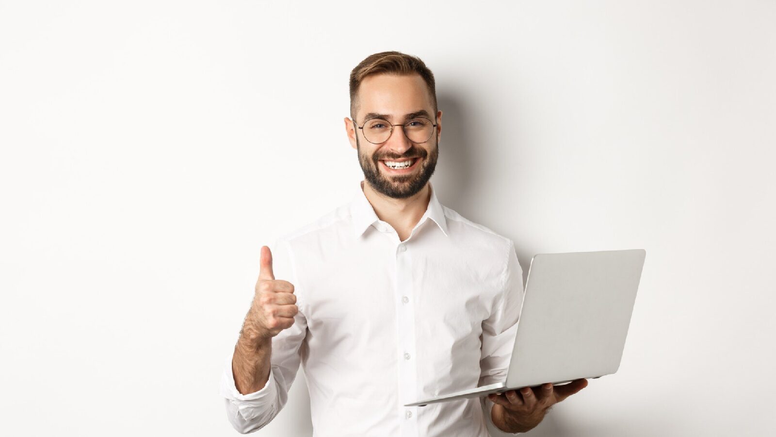 Las 4 operadoras que te dan fibra, dos líneas de móvil y TV por menos de 40 euros