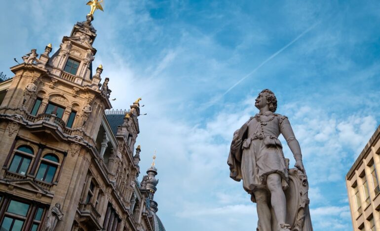 Amberes: un recorrido escultórico por la ciudad de los diamantes | Escapadas por Europa | El Viajero