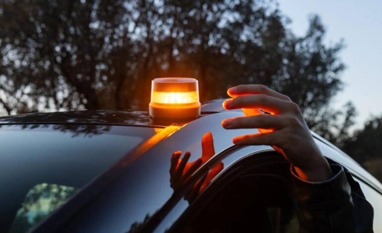 Solo dos de cada 10 conductores ha comprado ya la baliza obligatoria para el coche