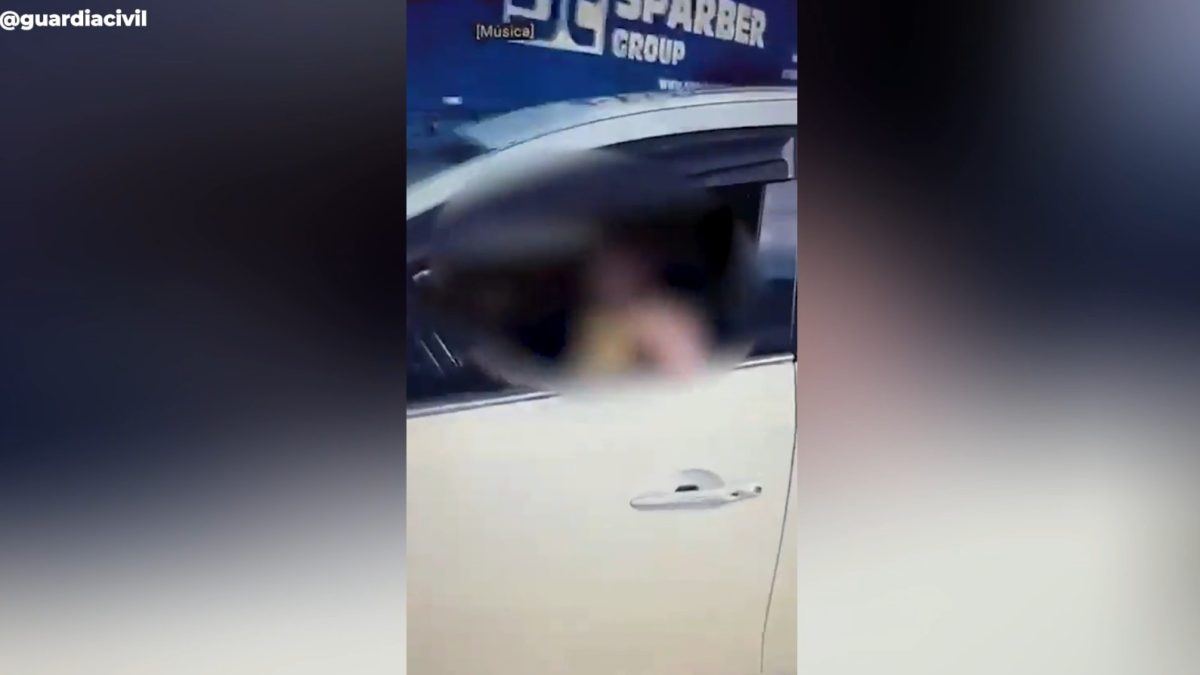 Un niño de 10 años conduce un coche en Guipúzcoa: investigan a su madre tras difundirse las imágenes en redes sociales