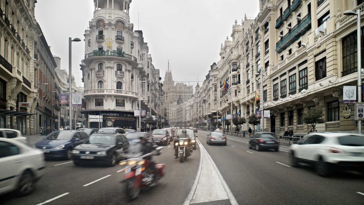 La nueva Ley de Movilidad Sostenible deja a más de un millón de motos en un limbo legal: ¿qué pasará con ellas ahora?