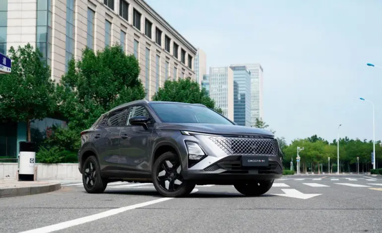 El OMODA 5 incorpora su primer híbrido y a un precio…