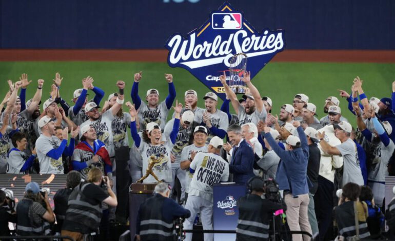 Los Dodgers revalidan su título de la Serie Mundial tras una remontada de infarto