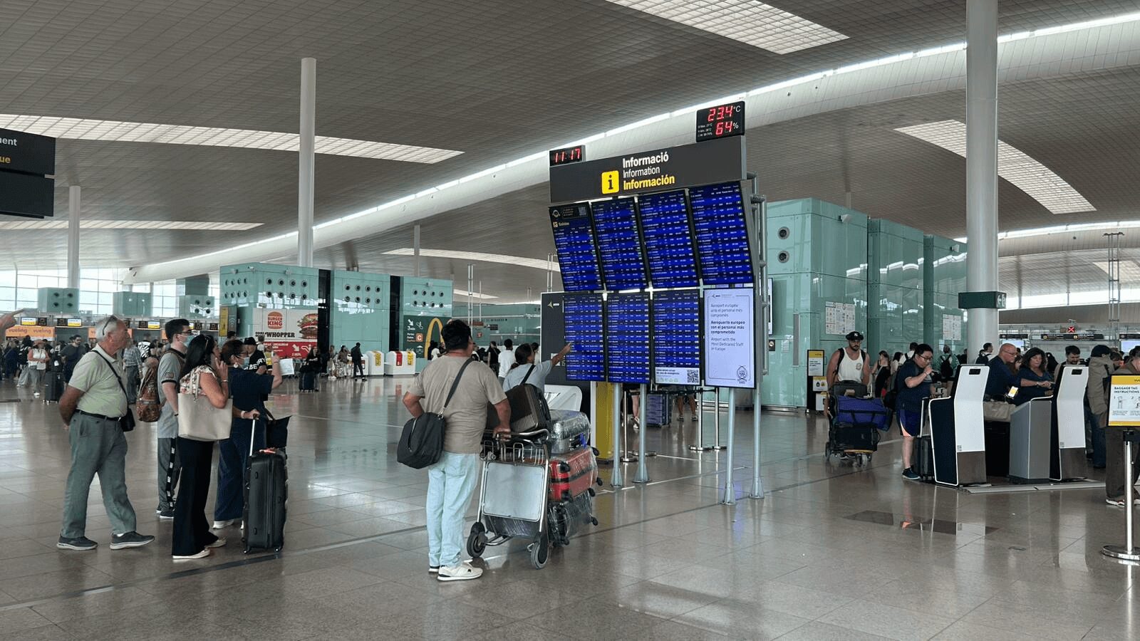 Alerta urgente en los aeropuertos con cancelaciones y retrasos durante el fin de semana