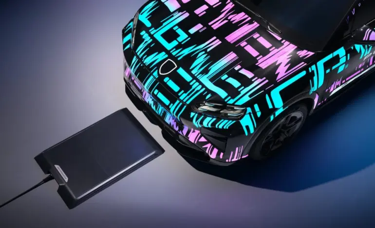 El Porsche Cayenne eléctrico 2026 añade carga inalámbrica