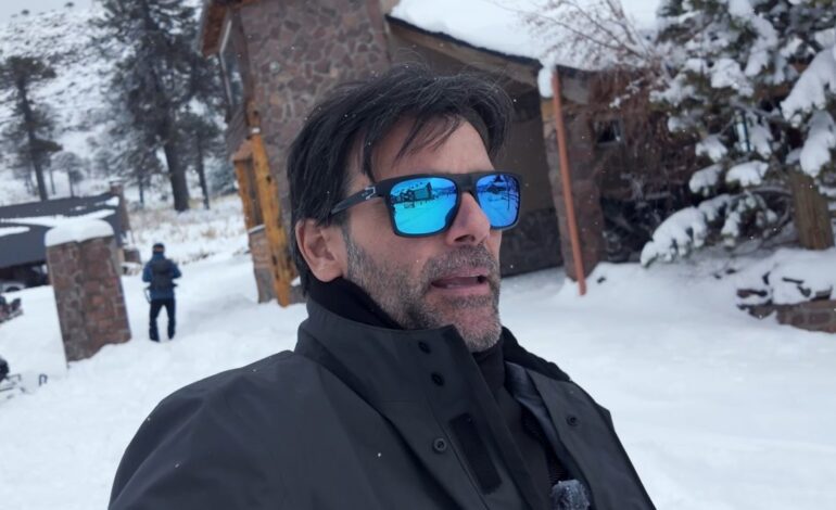 Las fuertes nevadas complican el viaje de Charly Sinewan por Argentina