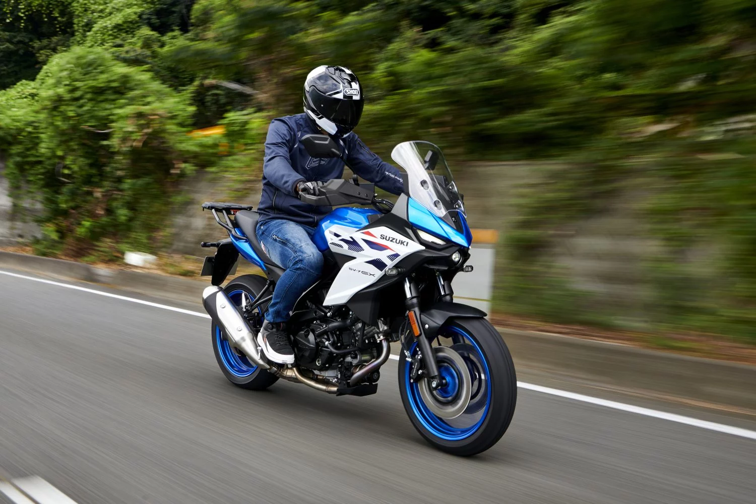 Nueva Suzuki SV-7GX: La nueva crossover media