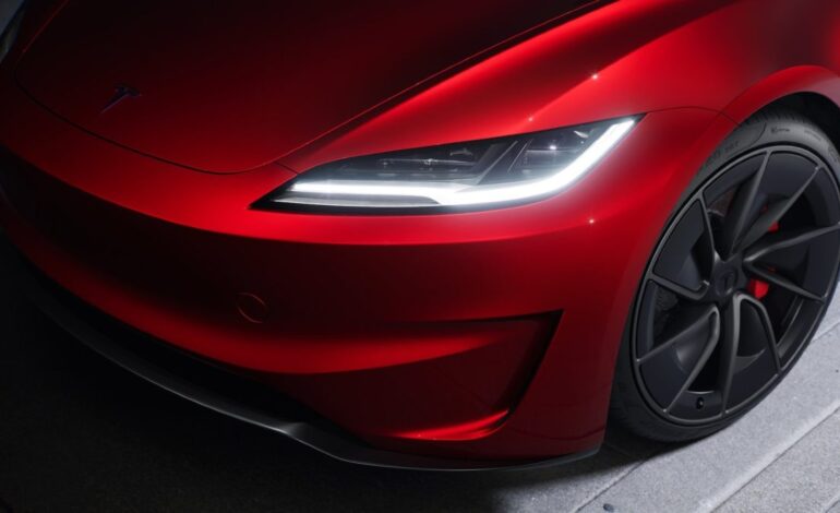 El accesorio que Elon Musk ha olvidado incorporar a los Tesla ahora se puede adquirir en Amazon