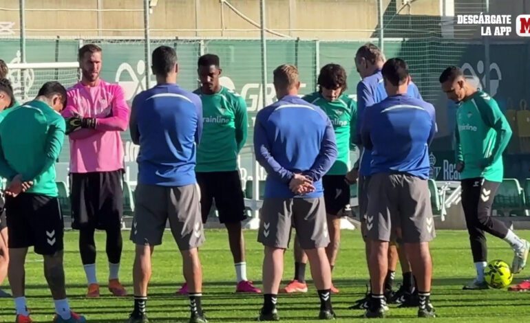 El Cucho regresa al grupo con una máscara protectora